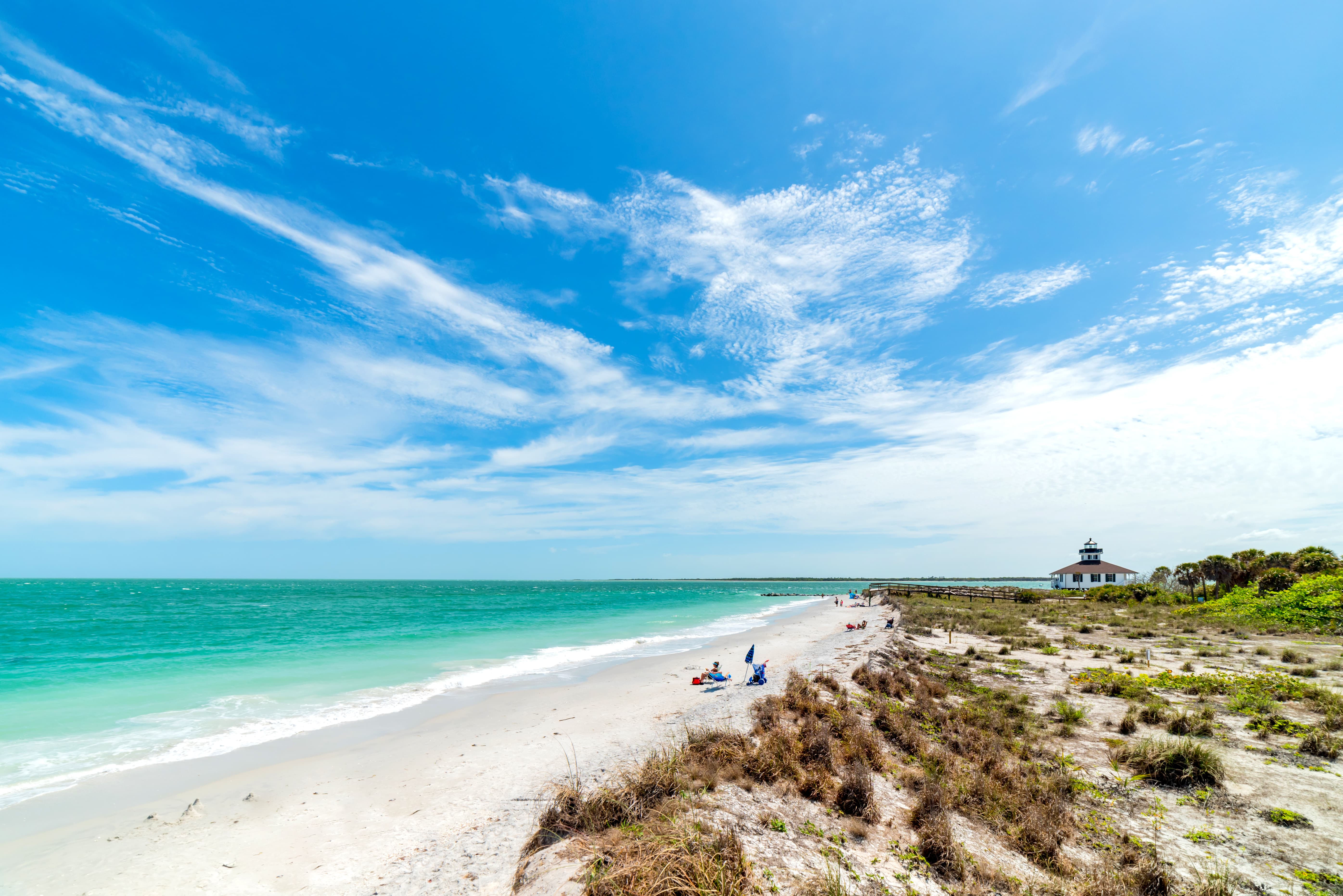 Phare et plage de Boca Grande au parc d'état de Gasparilla Island