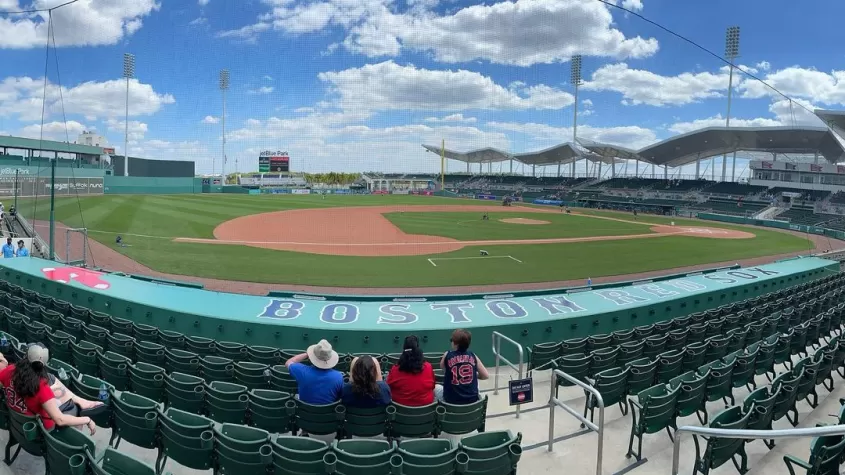 BéisbolPrimaveraEntrenamientoBostonRedSoxJetBlueParkFenwaySouthPanoramic_FortMyers_rebbewe_2021_03.jpg