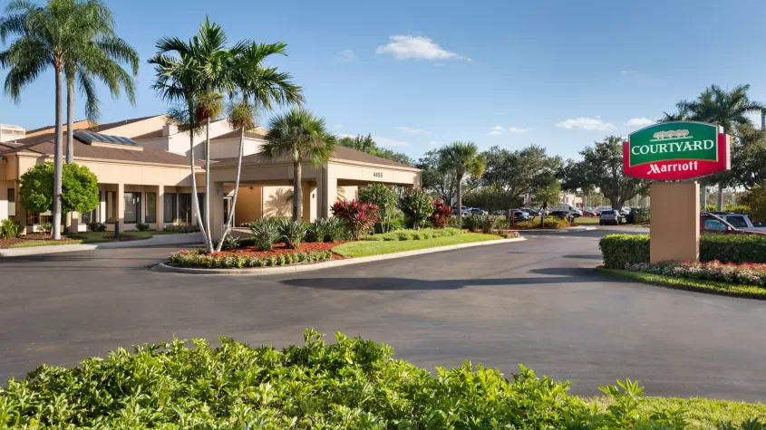 courtyard fort myers cape coral exterior