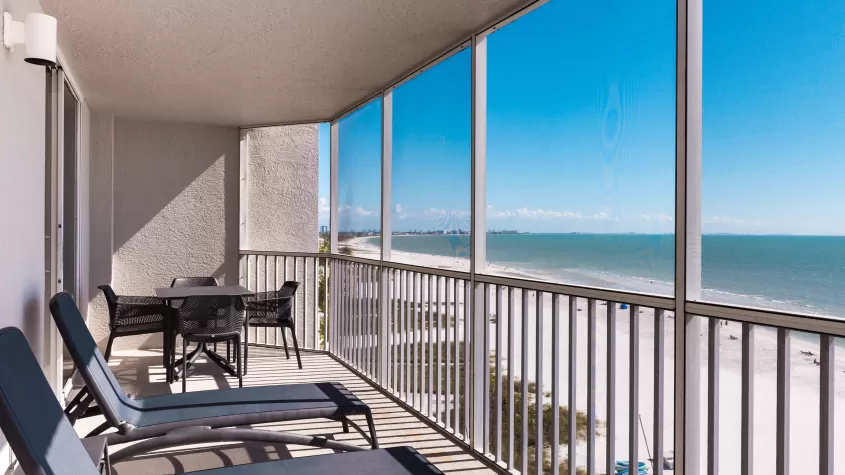 Balcon de la suite face à la plage