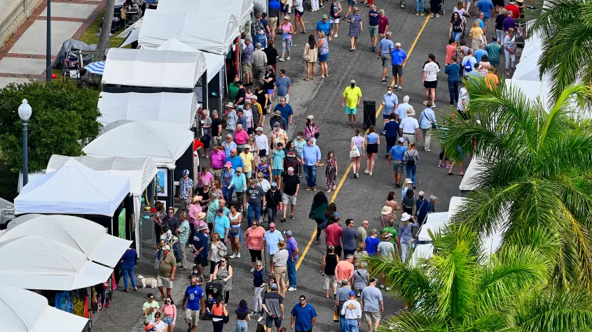 Overhead photo of the crowd at ArtFest Fort Myers 2022