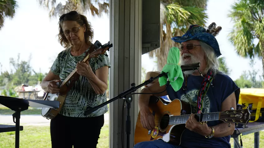Carolyn und David