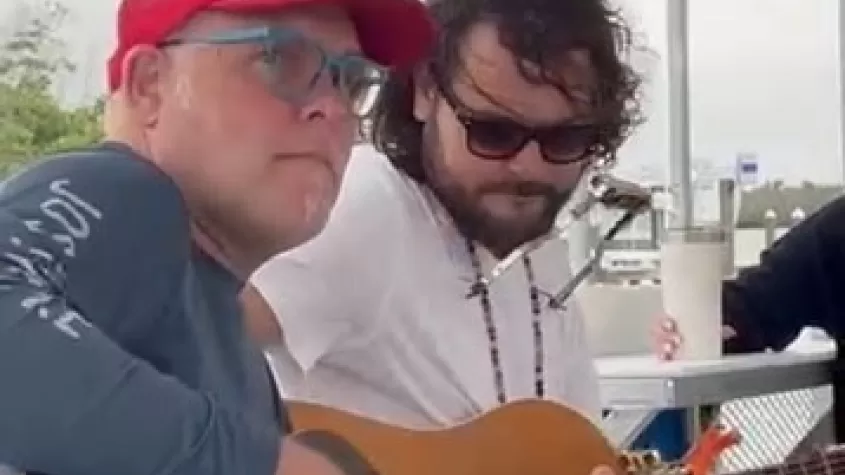 live music on boat