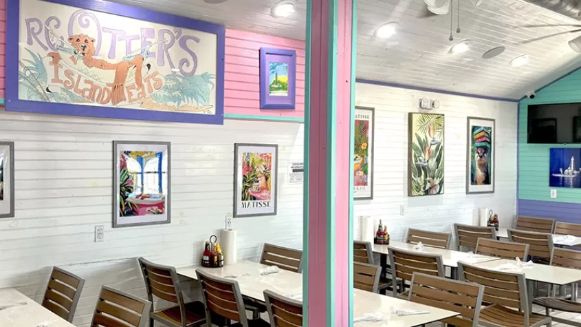 Interior | RC Otter's Island Eats