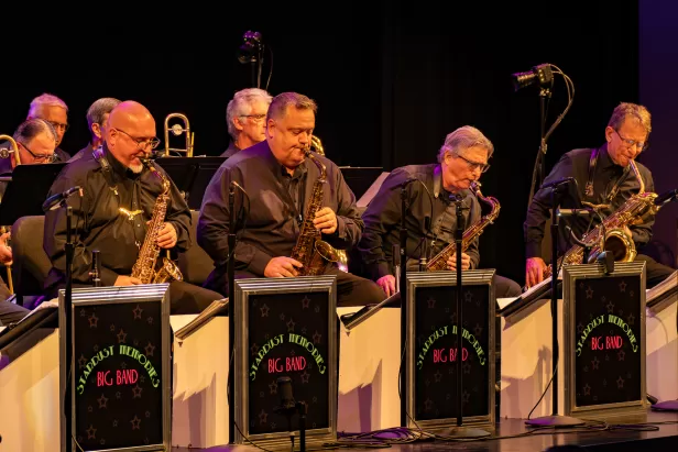 Band spielt