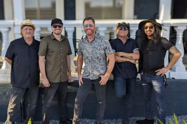 Ben Allen Band posiert