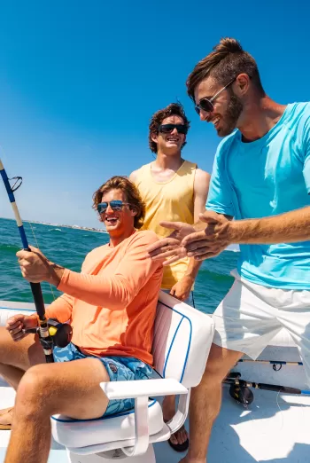 Gasparilla - Boca Grande - Junge Männer beim Tarponfischen
