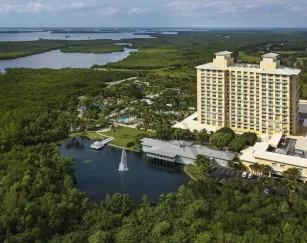 Toma aérea de Hyatt Regency Coconut Point