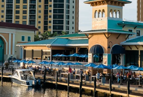 Waterfront restaurants await in Cape Coral