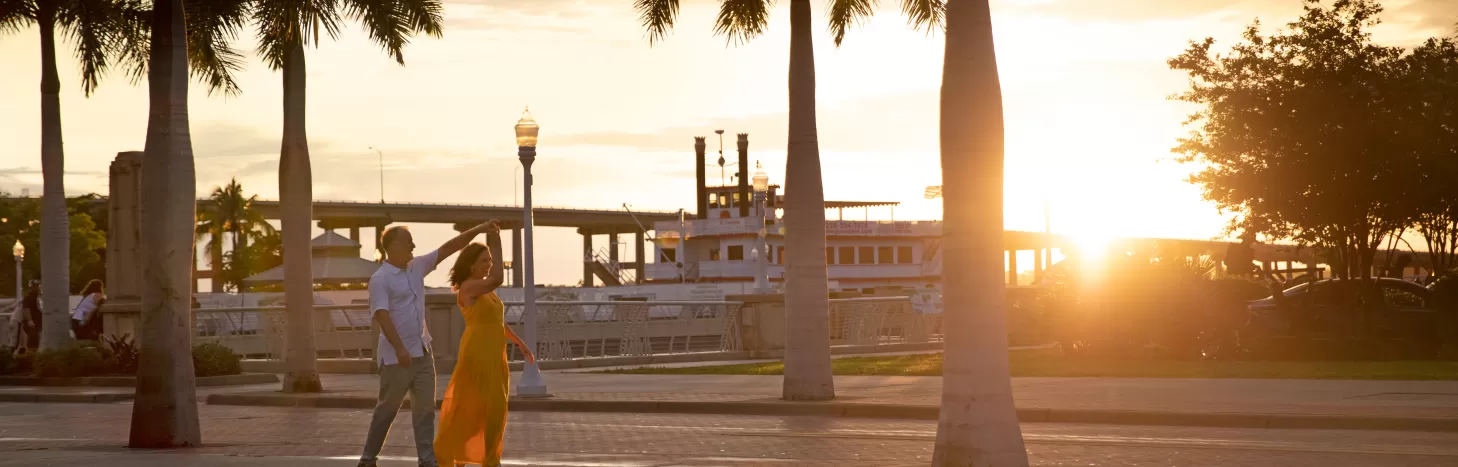 Atardecer en el centro de Fort Myers