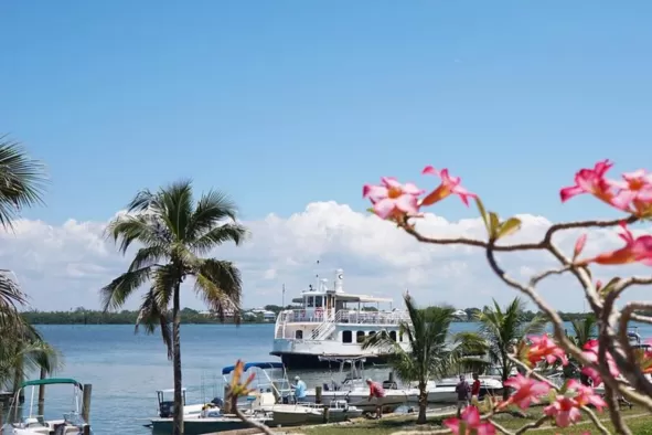 Captiva Cruises pulling up to Cabbage Key
